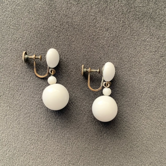 Vintage Milk Glass Drop Earrings - Picture 1 of 4